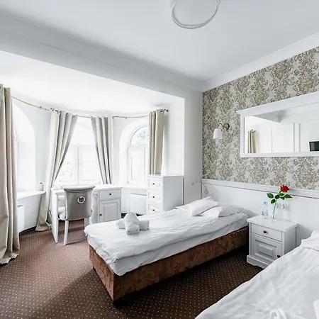 Couette-café Bialy Dworek 4*