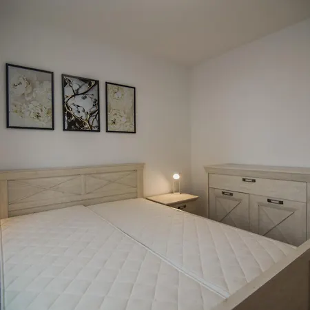 فندق مبيت وإفطار Bialy Dworek Człuchów