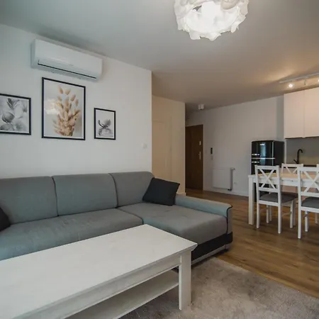 فندق مبيت وإفطار Bialy Dworek 4*