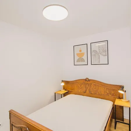 Bialy Dworek 4*
