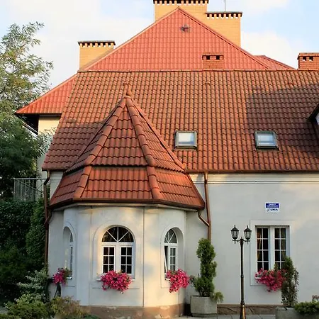Bialy Dworek Couette-café Człuchów