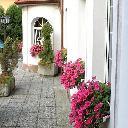 Bialy Dworek 3* Człuchów