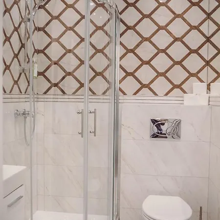 Bialy Dworek فندق مبيت وإفطار