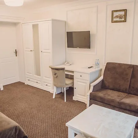 Couette-café Bialy Dworek 4*