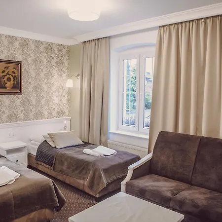 فندق مبيت وإفطار Bialy Dworek