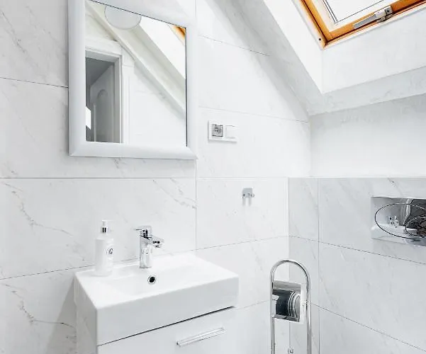 Bialy Dworek فندق مبيت وإفطار 4*