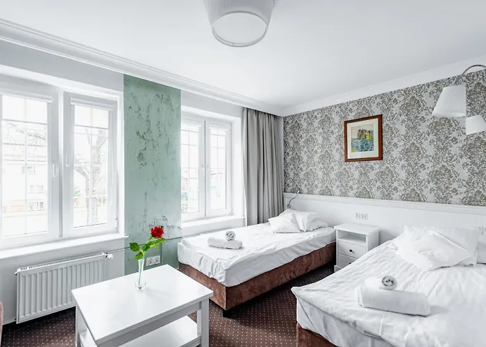 فندق مبيت وإفطار Bialy Dworek Człuchów