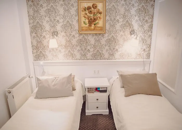 فندق مبيت وإفطار Bialy Dworek Człuchów