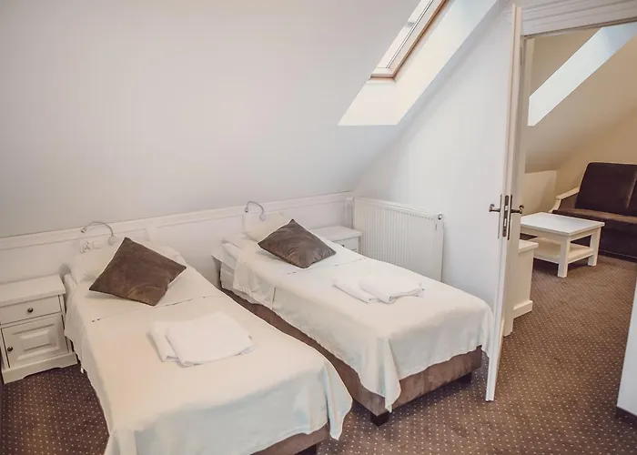 Bialy Dworek فندق مبيت وإفطار