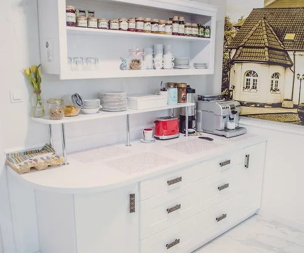 Bialy Dworek فندق مبيت وإفطار