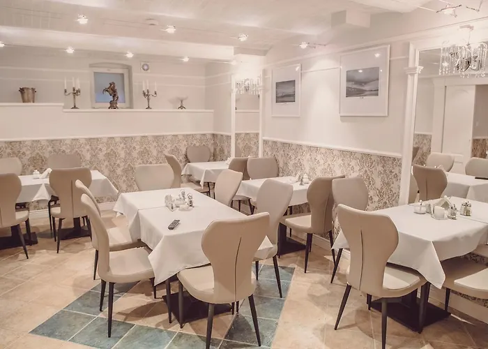 Bialy Dworek فندق مبيت وإفطار